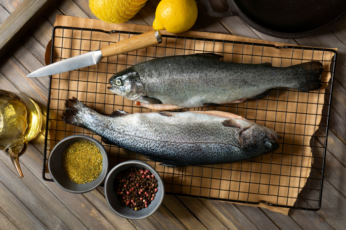 Как засолить форель в домашних условиях? 6 рецептов вкусной слабосоленой рыбы